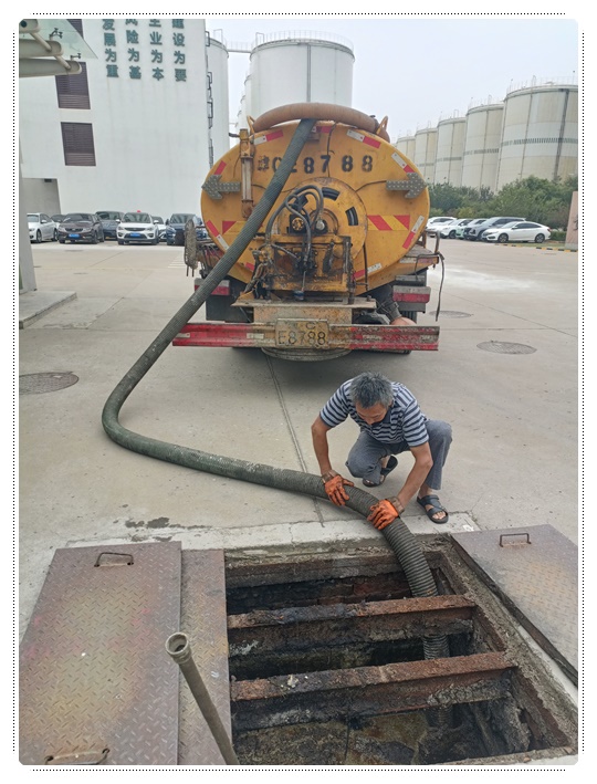 崖城镇隔油池清掏